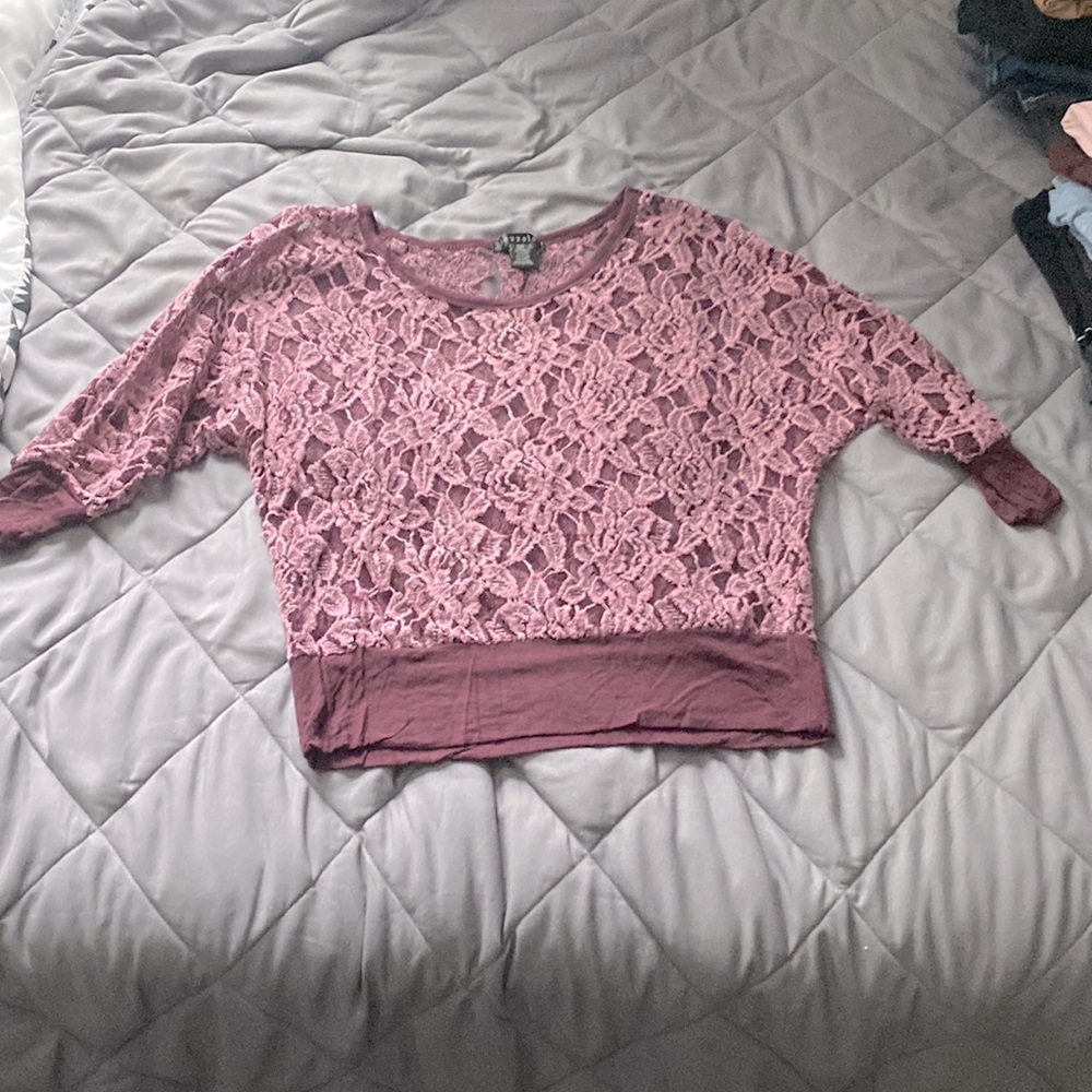 Super cute womens “peek a boo” top